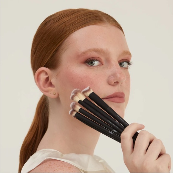 Lithe Beauty Everyday Essentials Brush Set BNIP - Picture 5 of 15